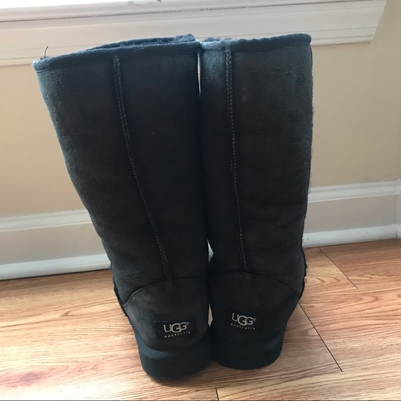 Ugg - Picture 4 of 6